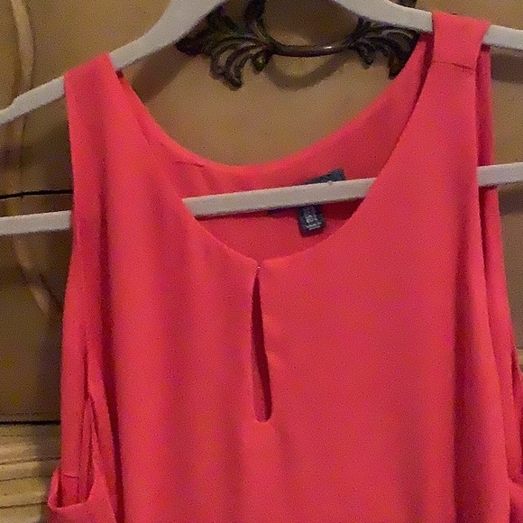 Fleur Bleve top sleeveless coral size L chiffon look very elegant look.💄💄 - Picture 4 of 11